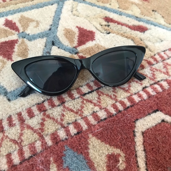 Cat-eye sunglasses - Picture 2 of 3